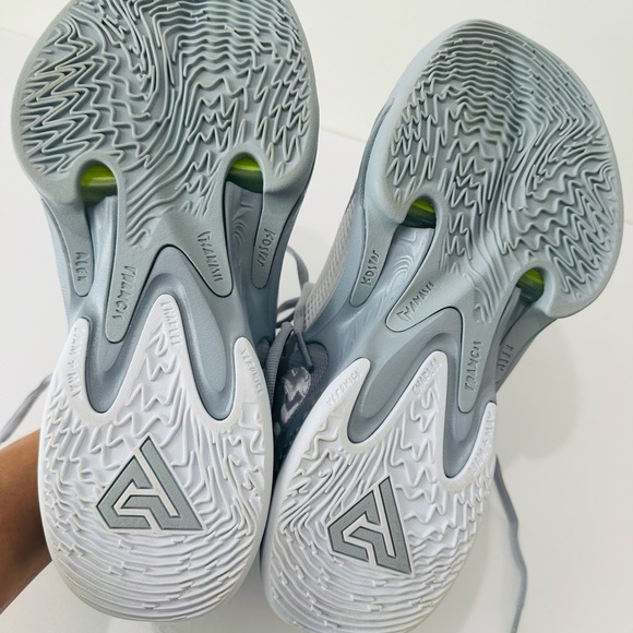 Nike Freak 4 - Picture 9 of 9